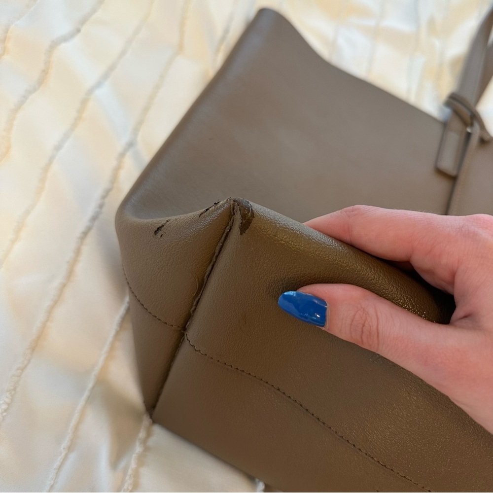 Saint Laurent East West Tote - Picture 8 of 17